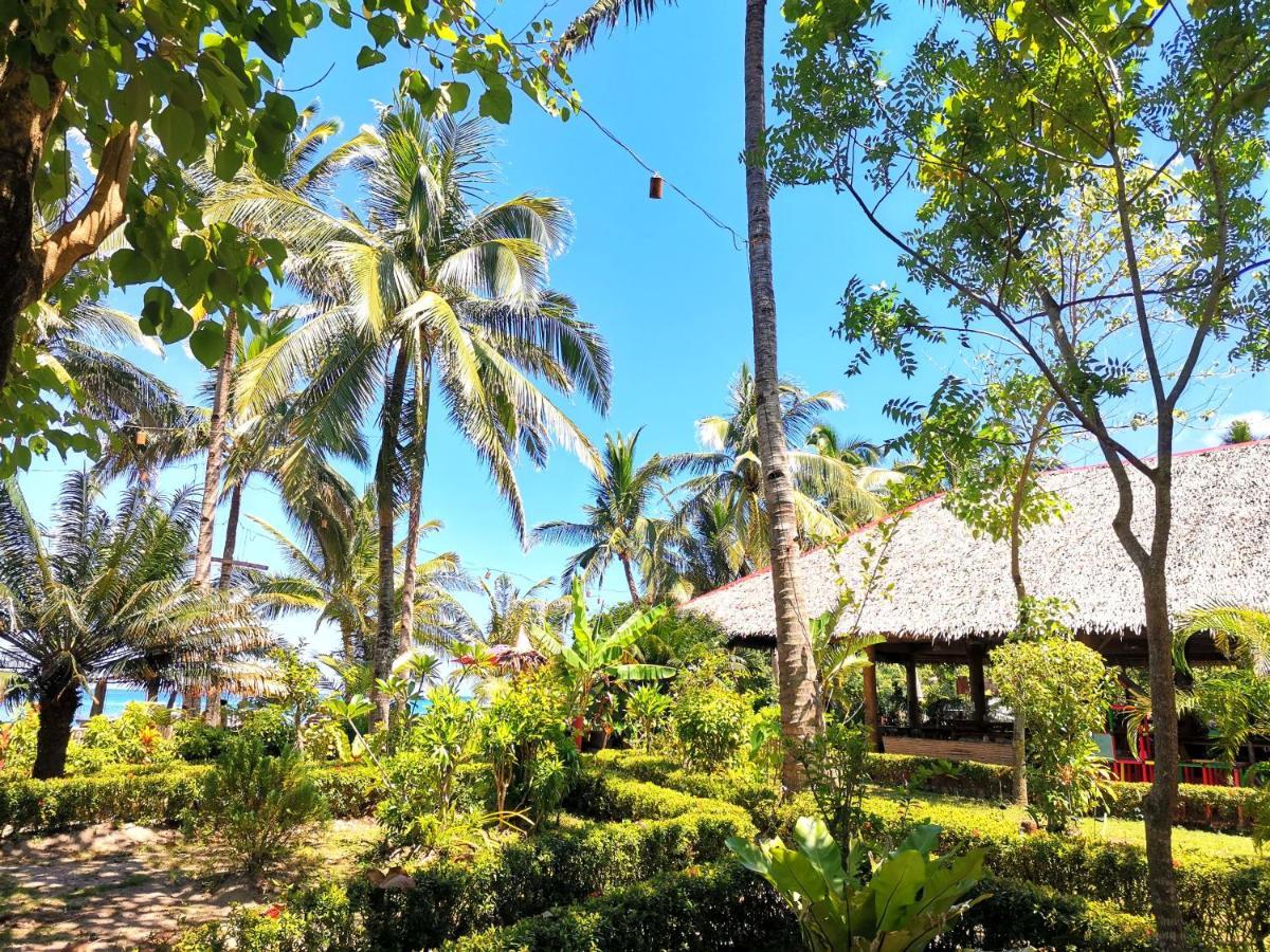 Sulu Sunset Beach Resort Nauhang Exterior photo