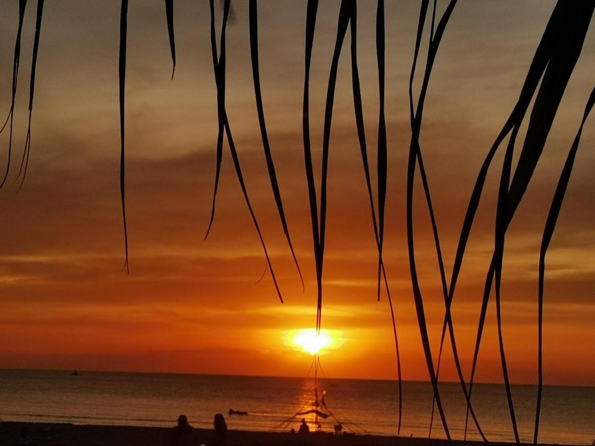 Sulu Sunset Beach Resort Nauhang Exterior photo
