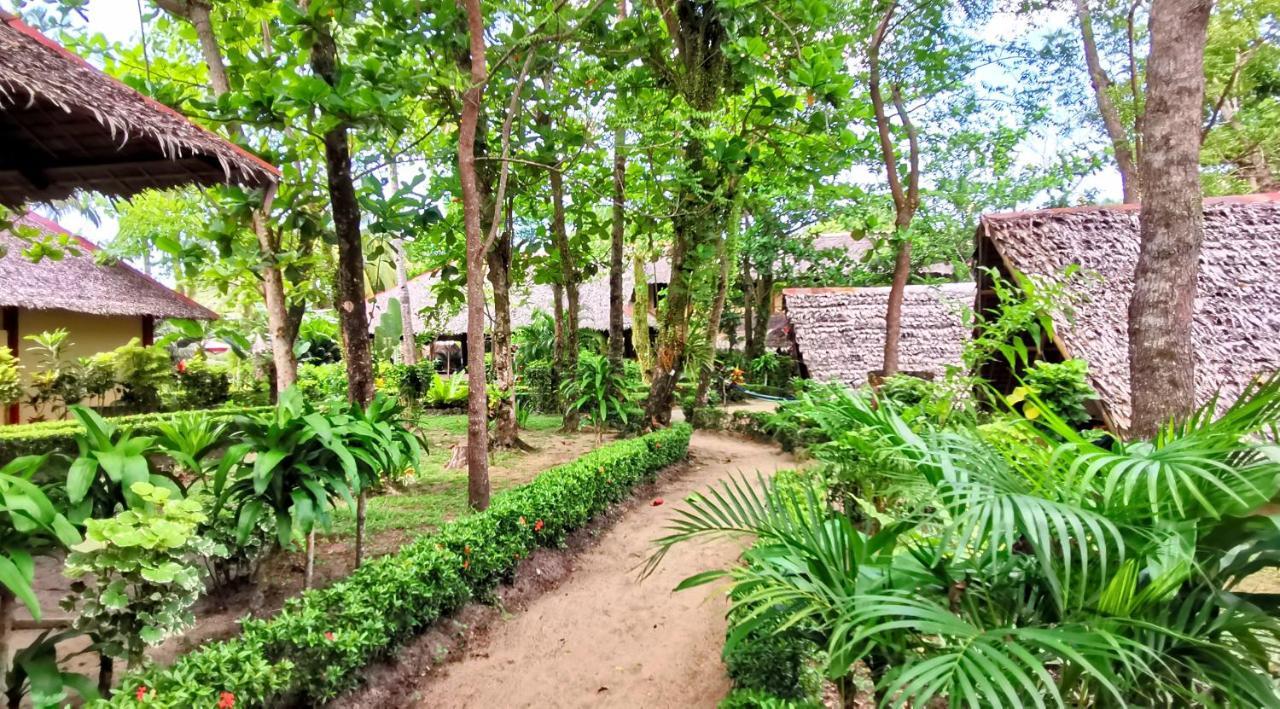 Sulu Sunset Beach Resort Nauhang Exterior photo