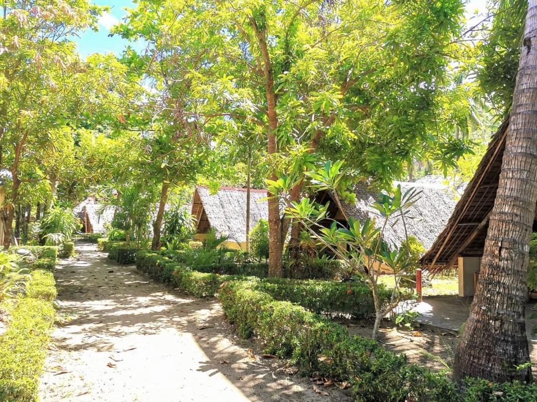 Sulu Sunset Beach Resort Nauhang Exterior photo