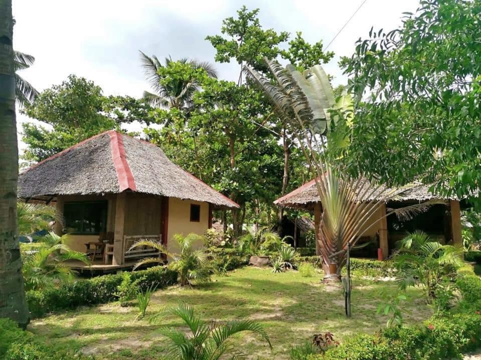 Sulu Sunset Beach Resort Nauhang Exterior photo