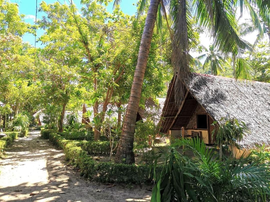 Sulu Sunset Beach Resort Nauhang Exterior photo