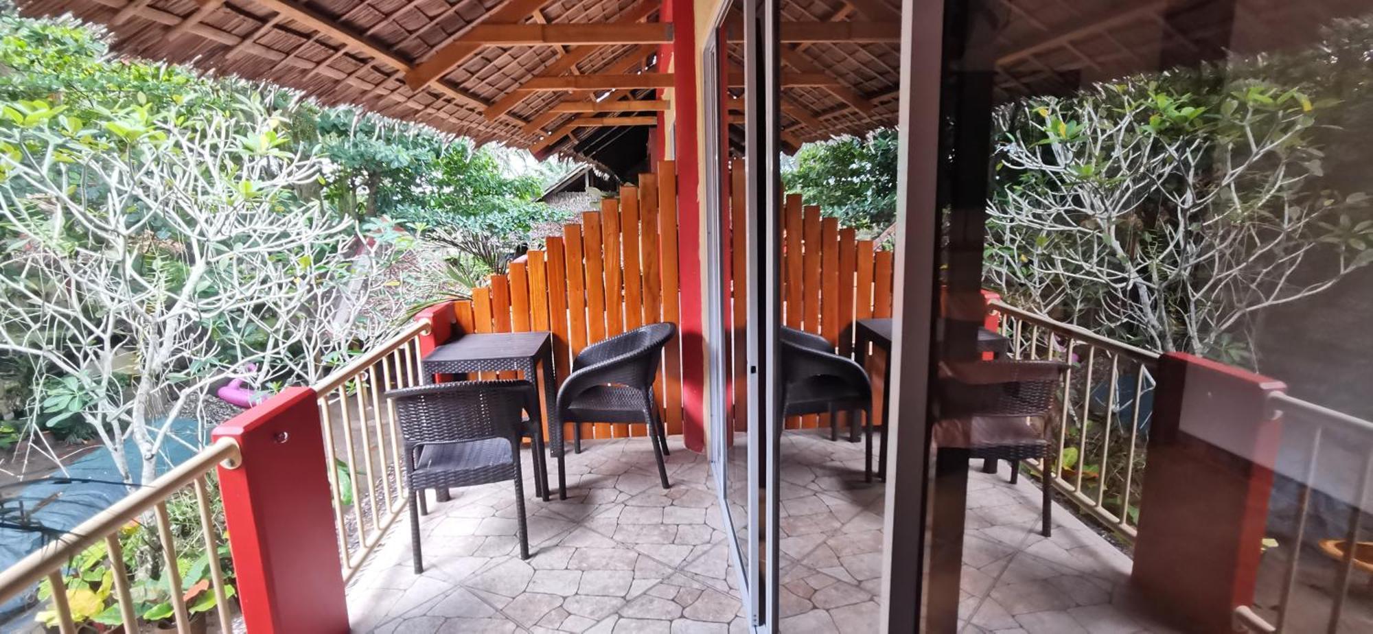 Sulu Sunset Beach Resort Nauhang Exterior photo