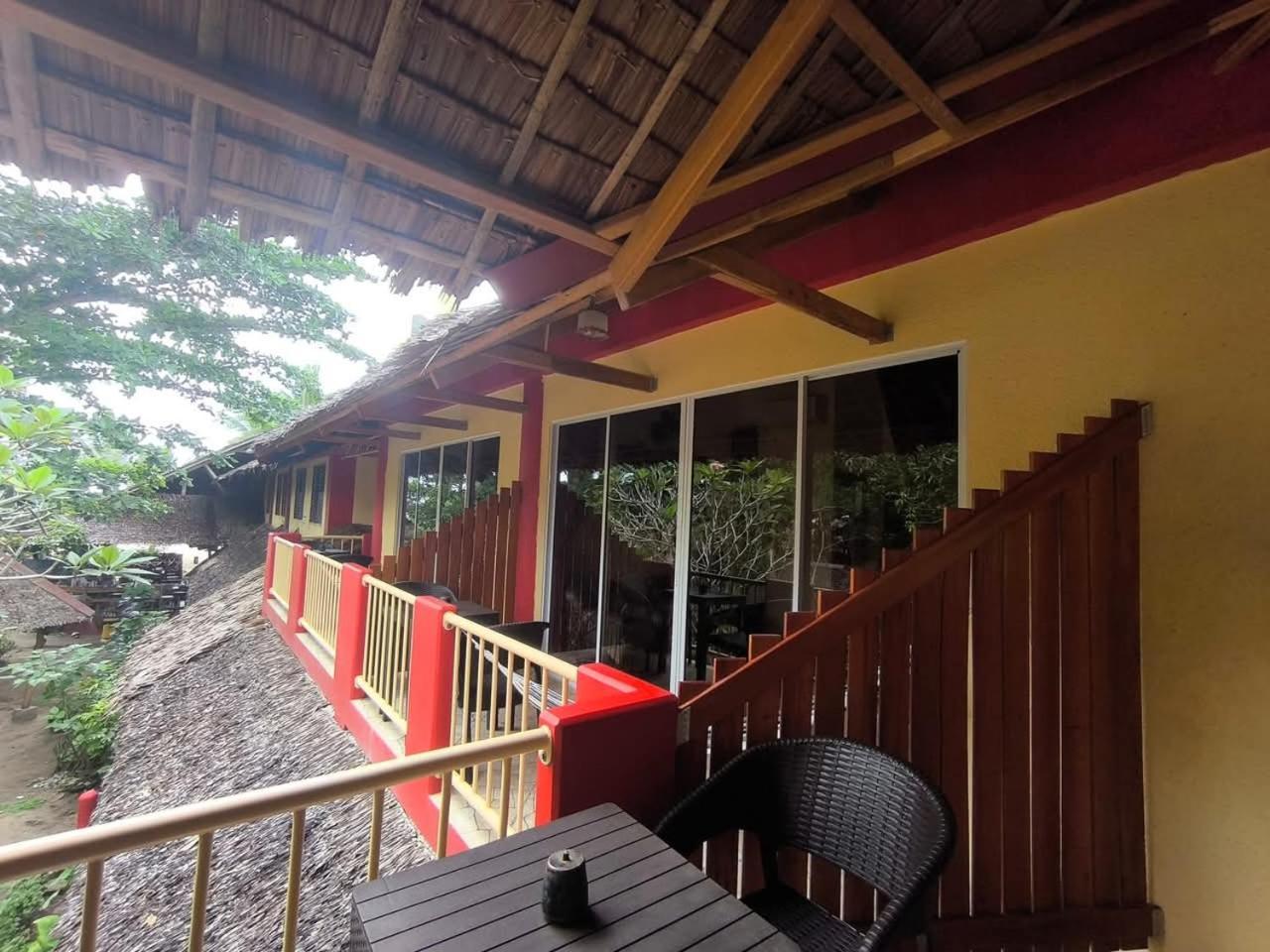 Sulu Sunset Beach Resort Nauhang Exterior photo